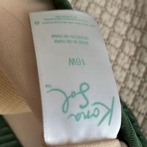 Kona Sol Women’s Green Puckered One Piece High Coverage Bathing Suit NEW 16W - Picture 11 of 14